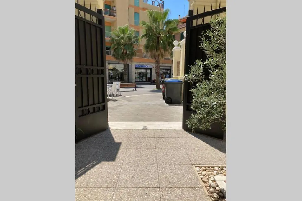 Piazza Anco Marzio Fronte Mare Casa Con Giardino Villa Ostia Italië